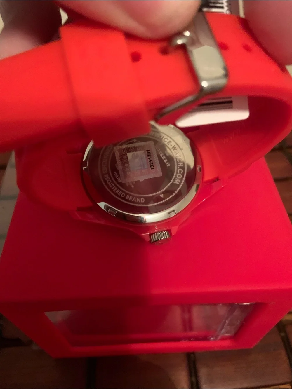 Ice-Watch Red Silicone world Spain Wristwatch with Yellow Dial
